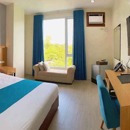 Jrp Vanyard Resort Hotel Калибо Экстерьер фото