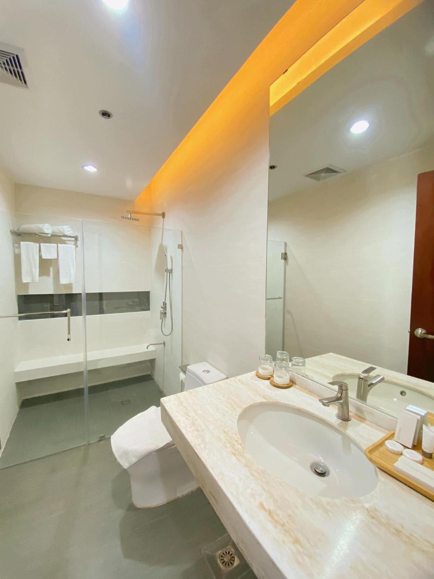 Jrp Vanyard Resort Hotel Калибо Экстерьер фото